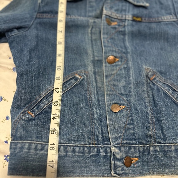 Vintage 1970s Kids Wrangler Denim Trucker Jean Jacket. Copper Logo Buttons. - Picture 4 of 14